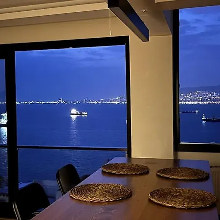Near The Historical Elevator With A Sea View Appartamento Smirne